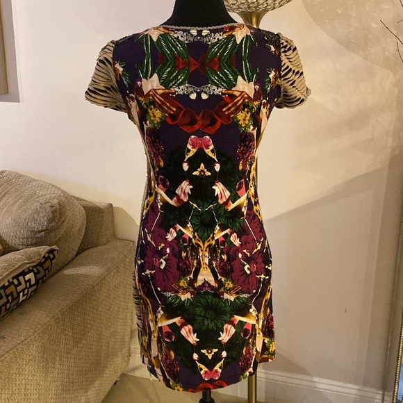Custo Barcelona Stylish Tan and Black Patterned Dress size 1 - Picture 4 of 6